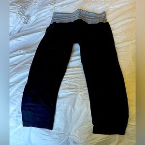 Lululemon Wunder Under Cropped Pants Size 6